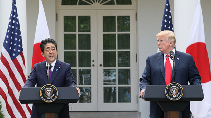 日米首脳会談後の安倍晋三総理大臣とドナルドトランプアメリカ大統領の記者会見の様子（官邸のHPより）