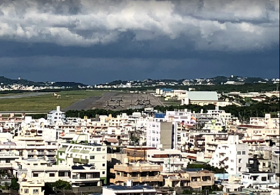 沖縄県知事選挙の焦点の一つになっている米軍普天間飛行場